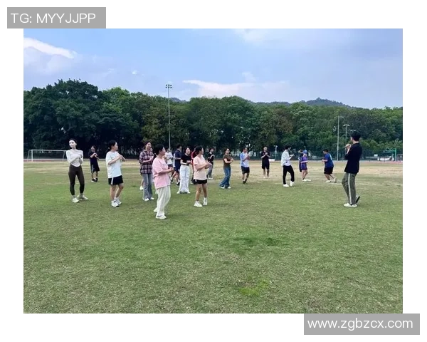 城市马拉松赛事点评聚焦上海飞盘队展现出的灵活性与团队协作能力