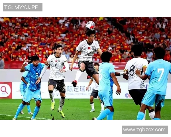 某退役足球明星重返赛场引发热议球迷期待新篇章